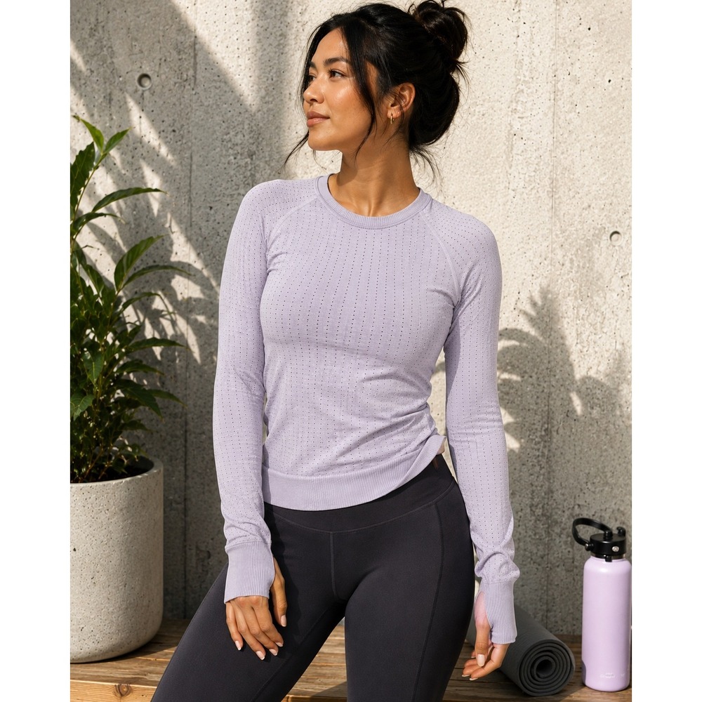 Athleta In Motion Top Womens Medium Lavender Purple Seamless Long Sleeve Workout